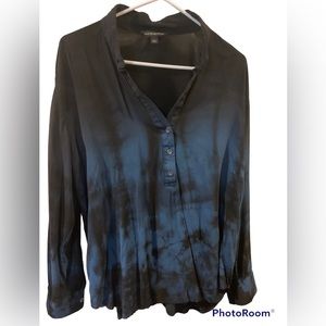 Rock & Republic blue to black ombré partial button down long- 3/4 sleeve Large